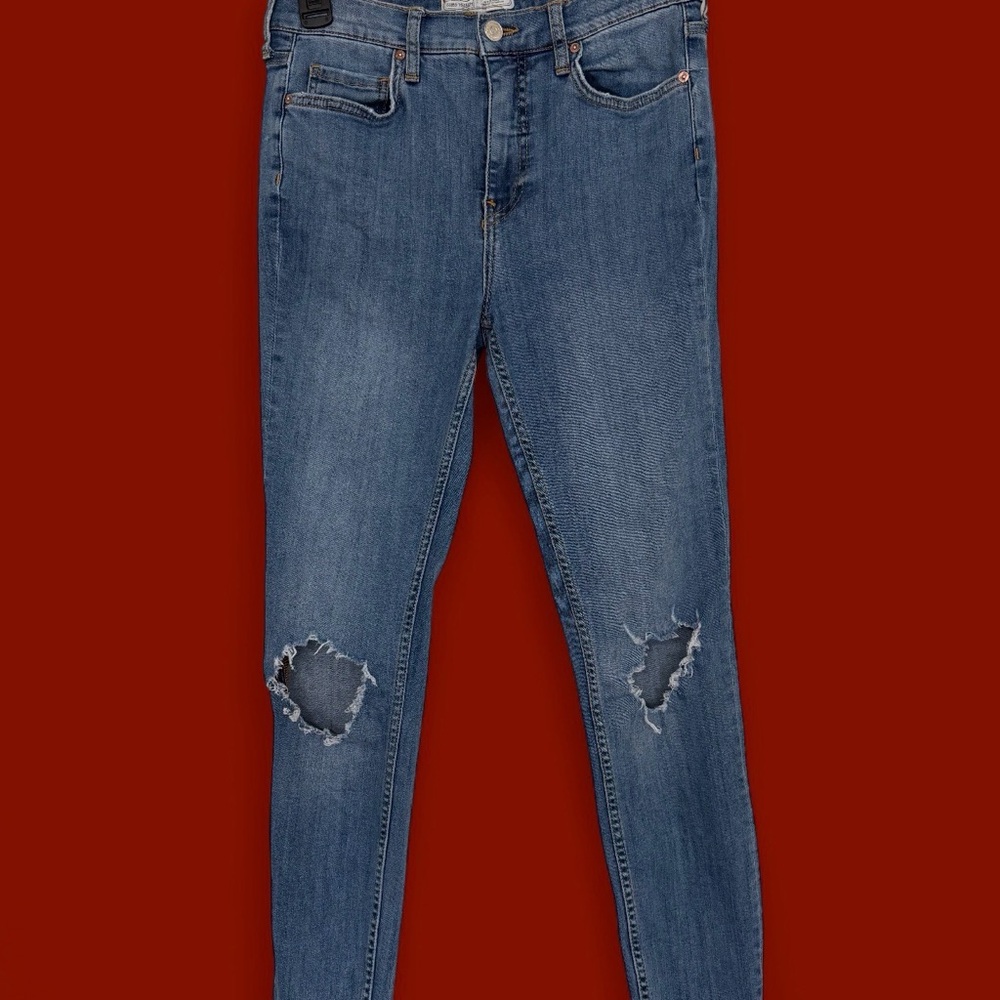 FREE PEOPLE RIPPED SKINNY JEANS